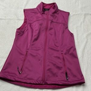Baleaf Magenta Women's Softshell Vest